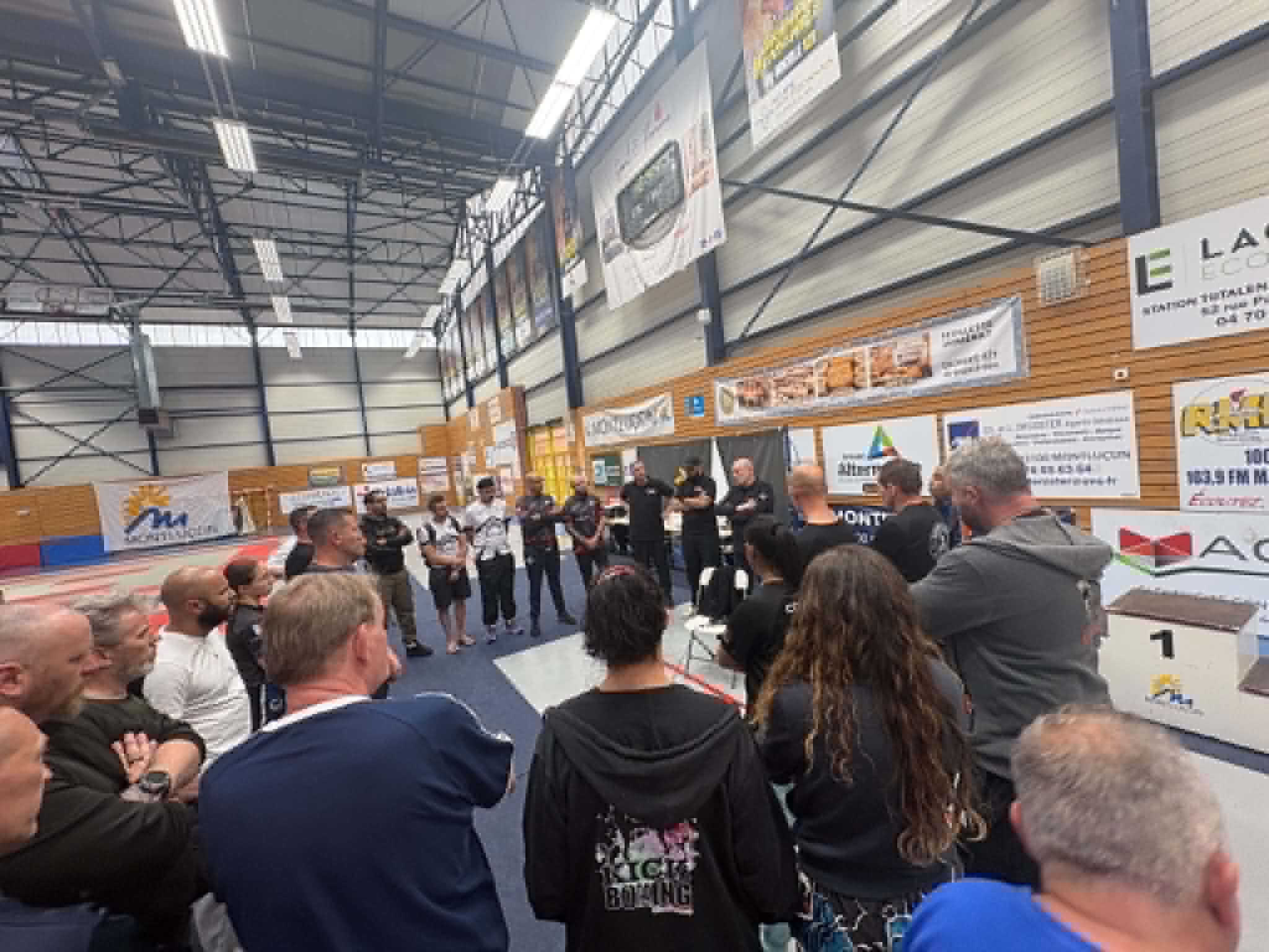 Briefing et rassemblement des participants à Montluçon